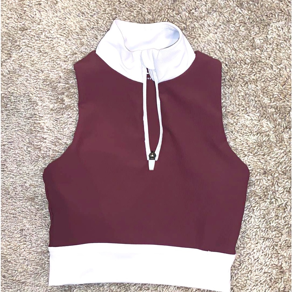 New without tags-Wilo workout collared crop top-size xs